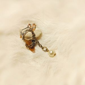 Wire raped shark tooth